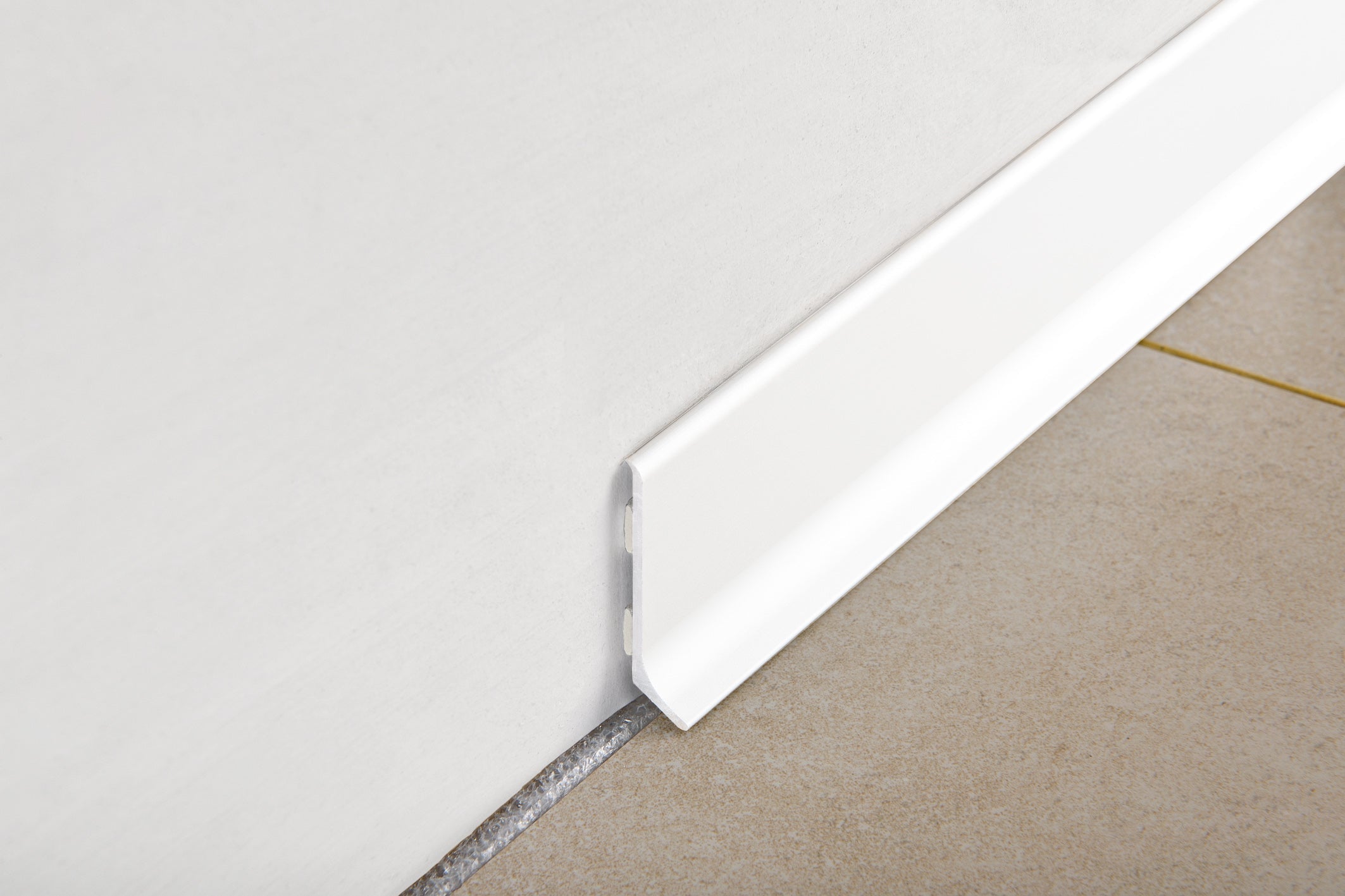 Plinta aluminiu alba Skirting-40 inaltime 4 cm
