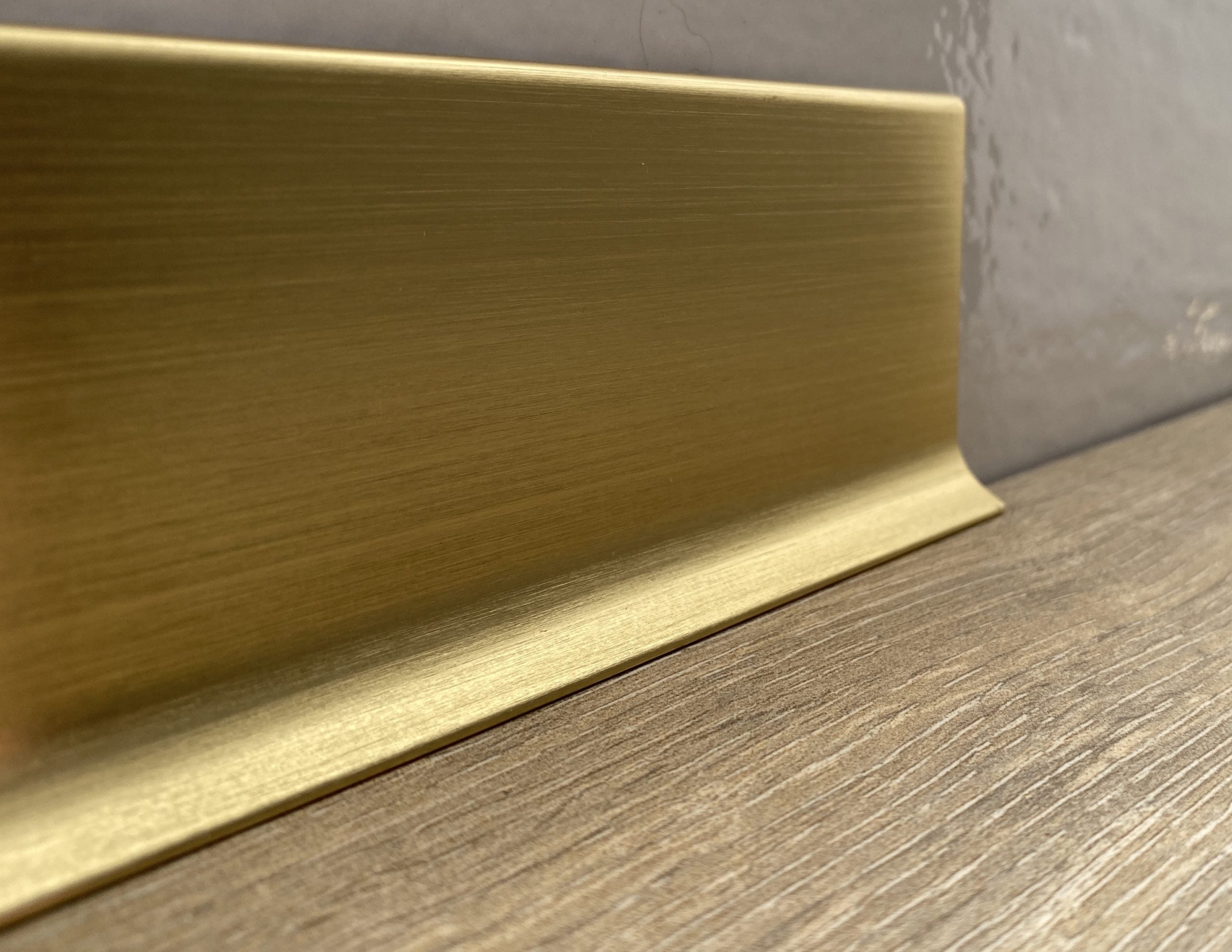 Plinta aluminiu auriu gold periat Profilpas Metal-Line