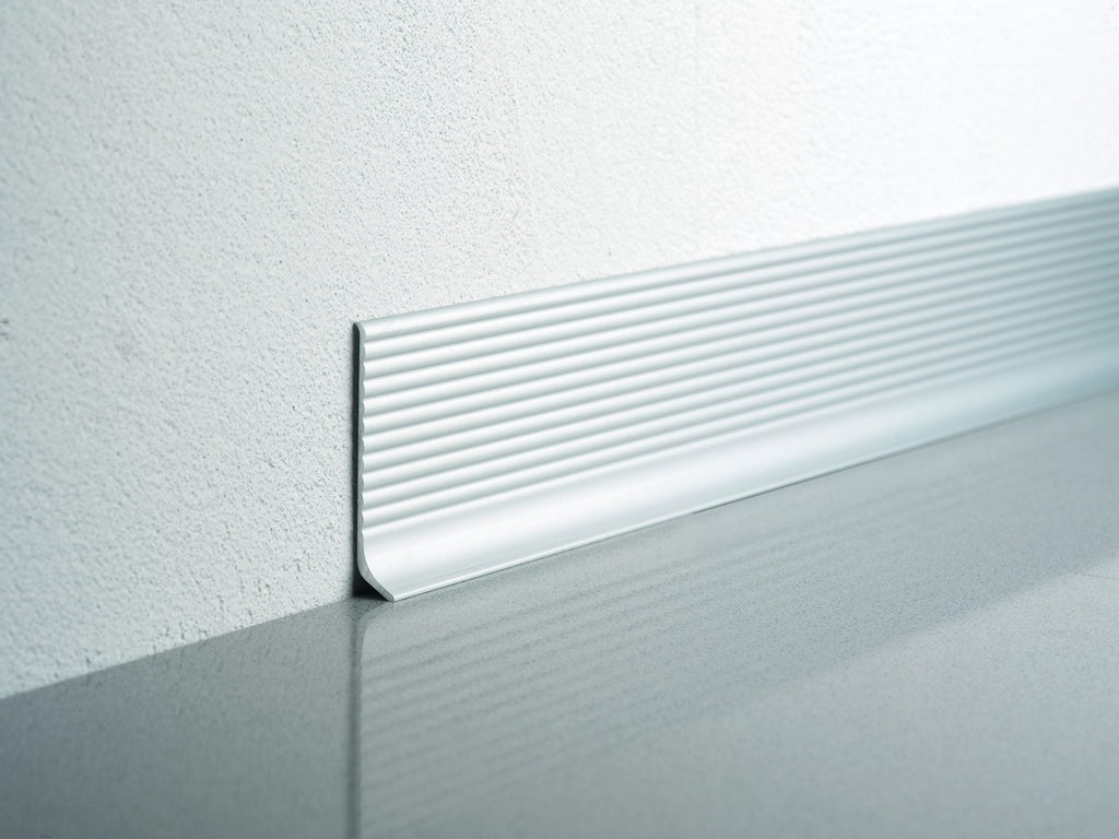 Plinta-aluminiu-cu-striatii-Profilitec-BAR600ASN